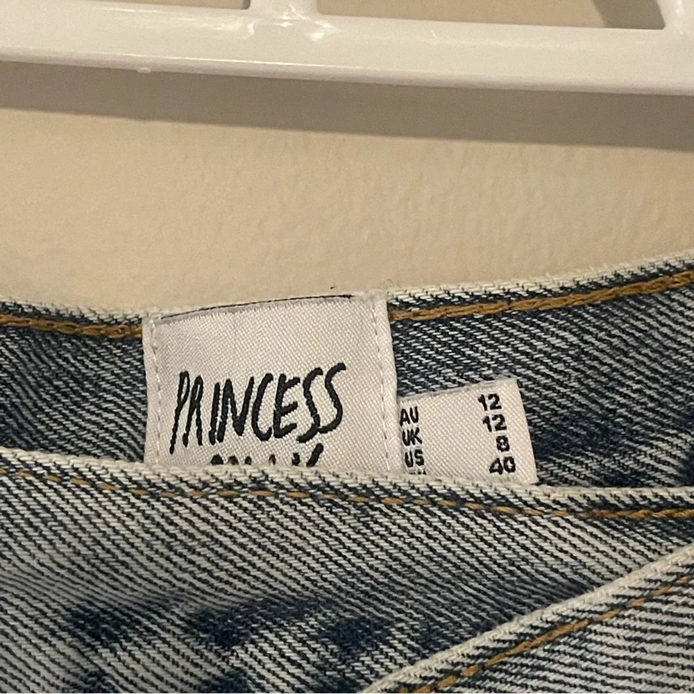 Princess Polly‎ Criss Cross Jean Shorts - Picture 4 of 4